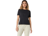 REFINED TEXTURE SHORT SLEEVE TOP